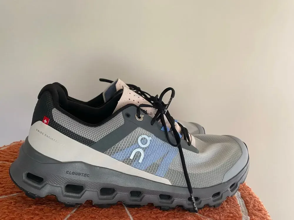 On Running Cloudvista trail running sneakers womens 8.5 gray blue jeans